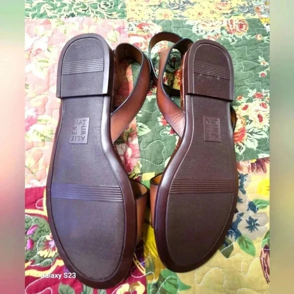 Like new Woman's‎ Naturalizer sandals. - Picture 6 of 7